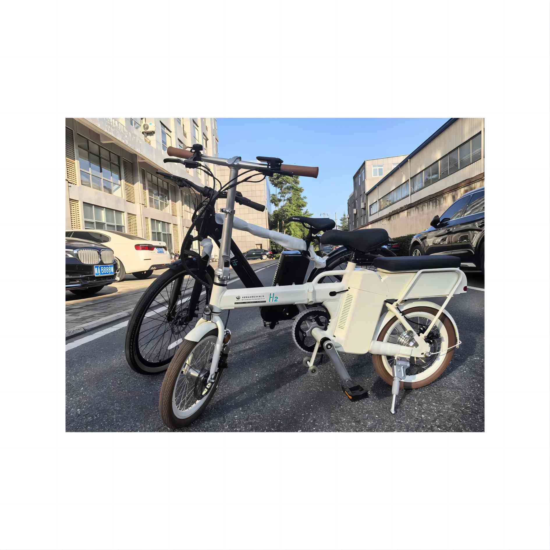 Renewable fuel cell bike